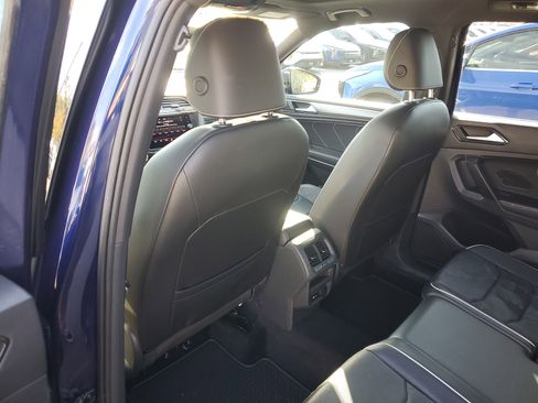 Used 2022 Volkswagen Tiguan SEL R-Line image 18