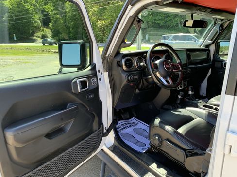Used 2020 Jeep Gladiator Sport w/ Quick Order Package 24S AWD/4WD image 13