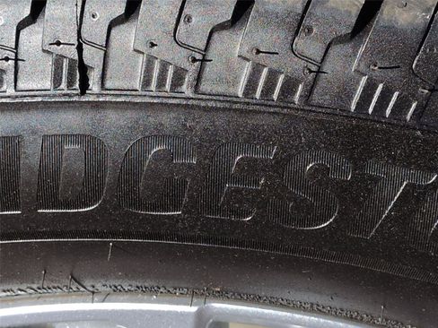 Used 2023 Chevrolet Silverado 1500 Custom image 10