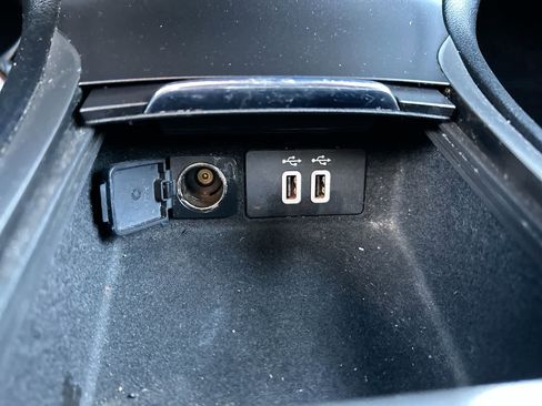 Used 2017 Lincoln MKC Select w/ Lincoln MKC Climate Package image 32