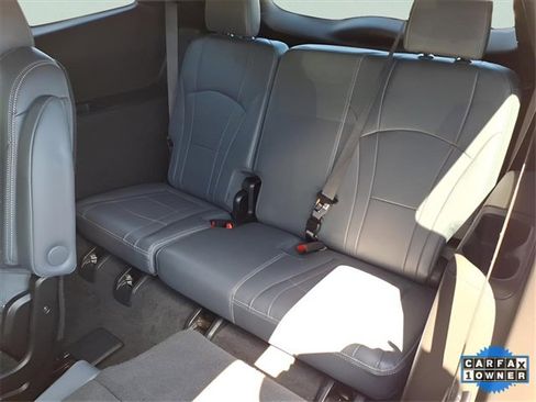 Used 2024 Buick Enclave Premium image 18