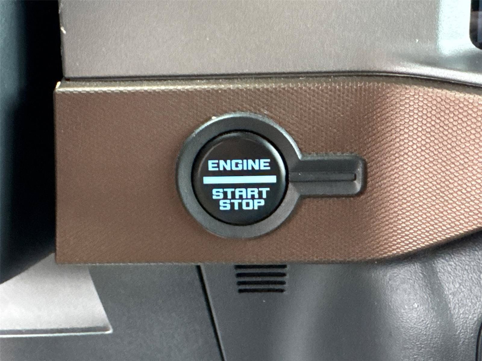 Used 2023 Ford Bronco Outer Banks AWD/4WD image 31