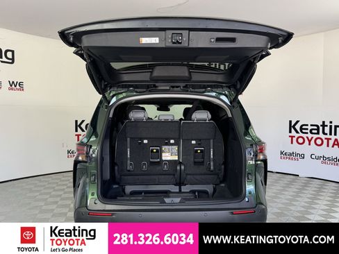 New 2026 Toyota Sienna XLE FWD image 11