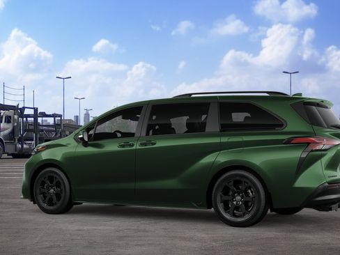 New 2026 Toyota Sienna XLE Woodland Edition AWD/4WD image 5