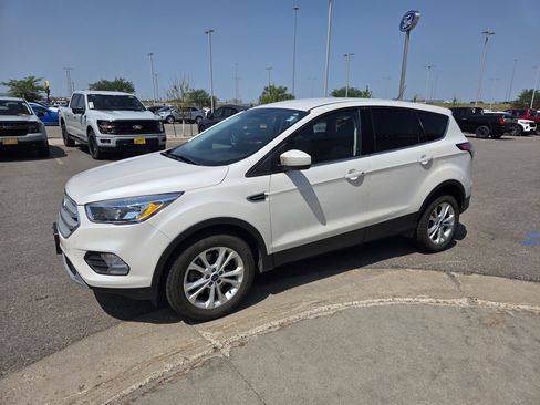 Used 2017 Ford Escape SE AWD/4WD image 3