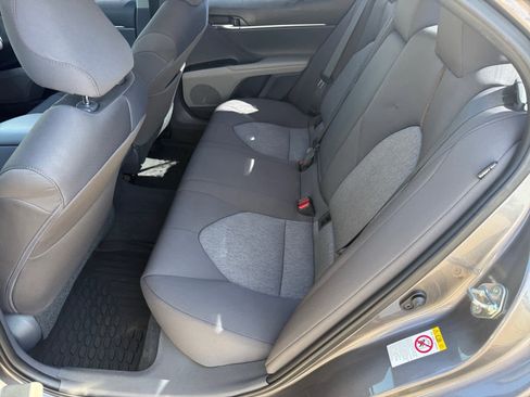 Used 2019 Toyota Camry LE image 11