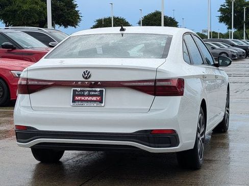Used 2025 Volkswagen Jetta Sport FWD image 4
