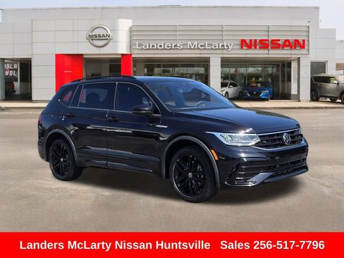 Used 2022 Volkswagen Tiguan SE R-Line FWD image 1