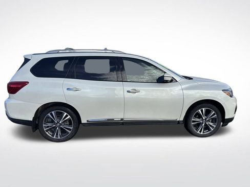 Used 2018 Nissan Pathfinder Platinum image 10