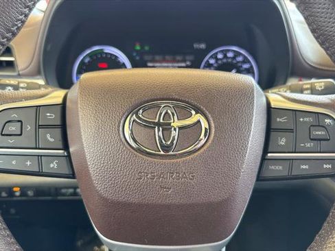 Certified 2021 Toyota Sienna Platinum image 26