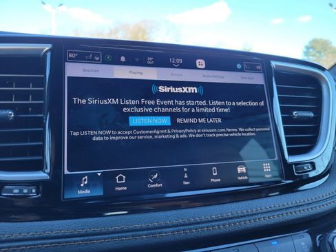 Used 2023 Chrysler Pacifica Pinnacle image 19