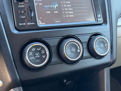 Used 2014 Subaru Crosstrek 2.0i Limited image 23