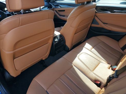 Used 2023 BMW M550i xDrive image 12