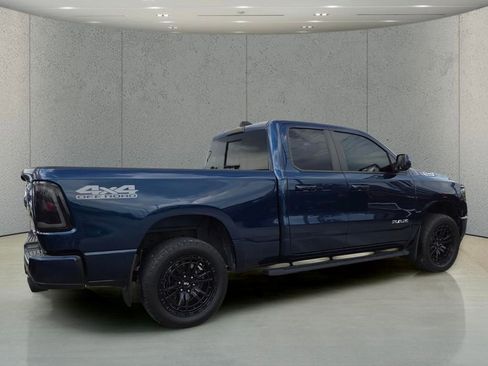 Used 2022 RAM 1500 Big Horn AWD/4WD image 3