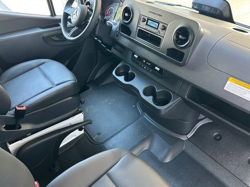 New 2025 Mercedes-Benz Sprinter 2500 image 15