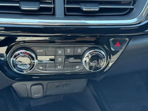 New 2026 Chevrolet Trax RS w/ Sunroof Package FWD image 18