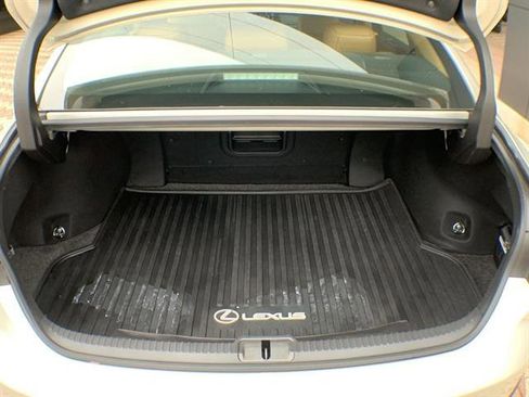 Certified 2022 Lexus ES 300h Ultra Luxury w/ Accessory Package 2 image 24