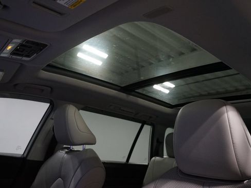 Certified 2024 Toyota Grand Highlander FWD image 35