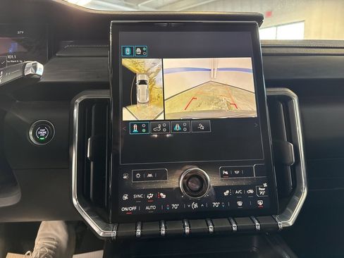 Used 2025 GMC Acadia Elevation image 14