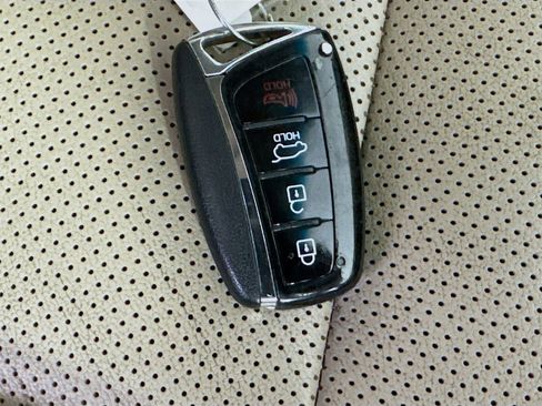 Used 2016 Hyundai Santa Fe Limited w/ Option Group 04 AWD/4WD image 35
