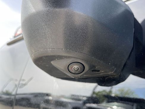 Used 2025 GMC Sierra 2500 Denali w/ Denali Reserve Package AWD/4WD image 3