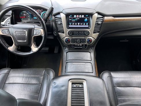 Used 2019 GMC Yukon XL Denali image 15