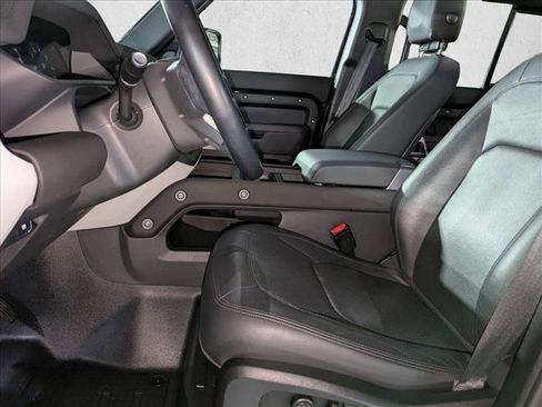 Used 2024 Land Rover Defender 110 S image 19
