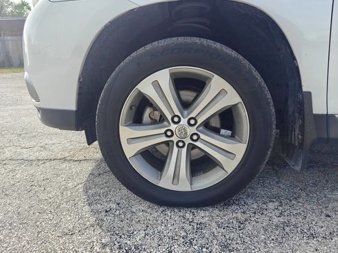 Used 2012 Toyota Highlander Limited FWD image 32