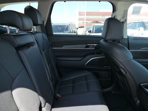 Used 2025 Kia Telluride SX FWD image 24