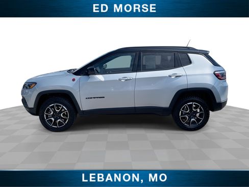 Used 2026 Jeep Compass Trailhawk AWD/4WD image 5