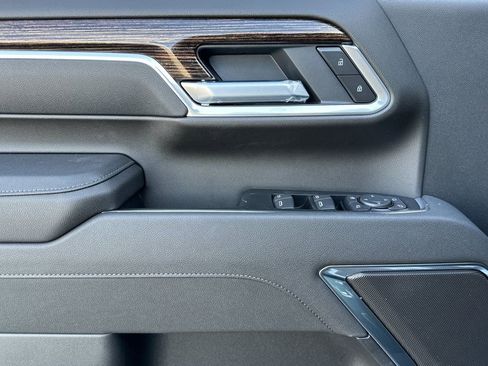 New 2026 GMC Sierra 2500 SLE w/ SLE Value Package; AWD/4WD image 9