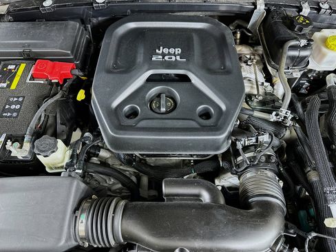 Used 2022 Jeep Wrangler Sahara w/ Cold Weather Group image 32