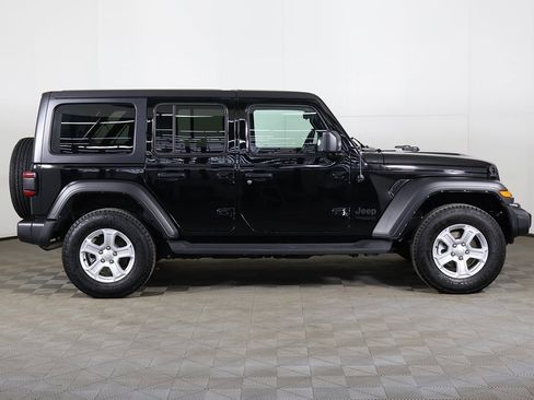 Used 2022 Jeep Wrangler Unlimited Sport image 17