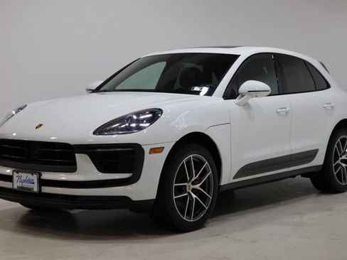 Used 2023 Porsche Macan S AWD/4WD image 3