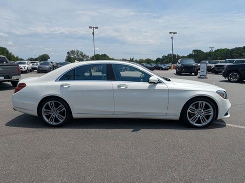 Used 2019 Mercedes-Benz S 560 Sedan image 2