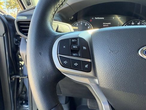 Used 2021 Ford Explorer XLT image 10