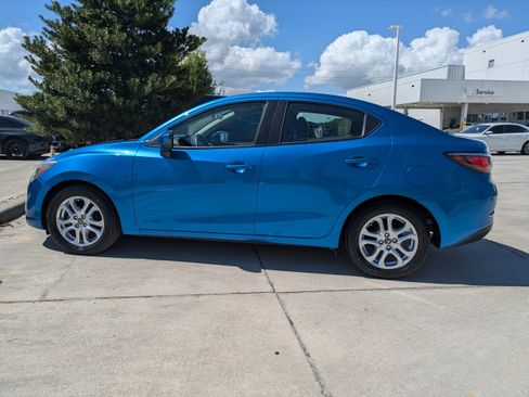 Used 2017 Toyota Yaris iA image 7