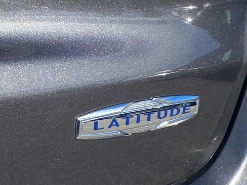 Used 2022 Jeep Compass Latitude w/ Sun and Sound Group image 7