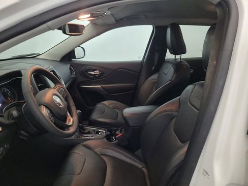Used 2022 Jeep Cherokee Latitude Lux w/ Mopar Interior Package AWD/4WD image 17