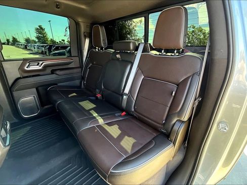 Used 2024 GMC Sierra 2500 Denali w/ Technology Package image 34