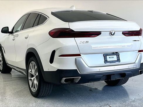 Used 2023 BMW X6 xDrive40i w/ Premium Package image 2