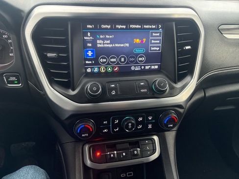 Used 2023 GMC Acadia SLT image 33