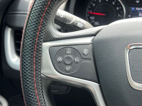 Used 2024 GMC Terrain SLE w/ Driver Convenience Package FWD image 26
