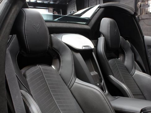 Used 2024 Chevrolet Corvette Stingray Premium Conv w/ Z51 Performance Package RWD image 51