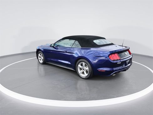 Used 2016 Ford Mustang Convertible image 6