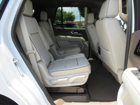 Used 2026 GMC Yukon Denali w/ Sun & Power Step Package AWD/4WD image 33