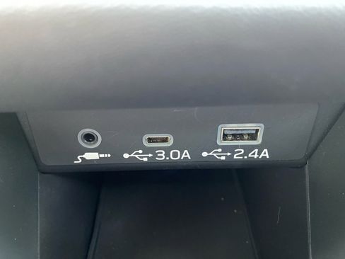 Used 2025 Subaru Outback Limited image 21