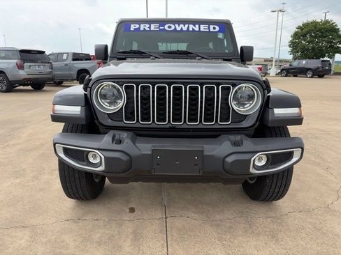 Used 2025 Jeep Wrangler Unlimited Sahara AWD/4WD image 3