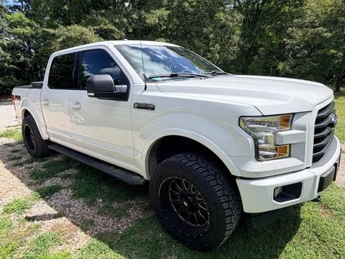 Used 2017 Ford F150 XLT w/ Equipment Group 302A Luxury AWD/4WD image 3