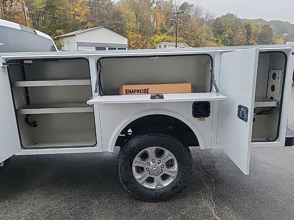 New 2026 RAM 3500 Tradesman w/ Chrome Appearance Group A AWD/4WD image 24